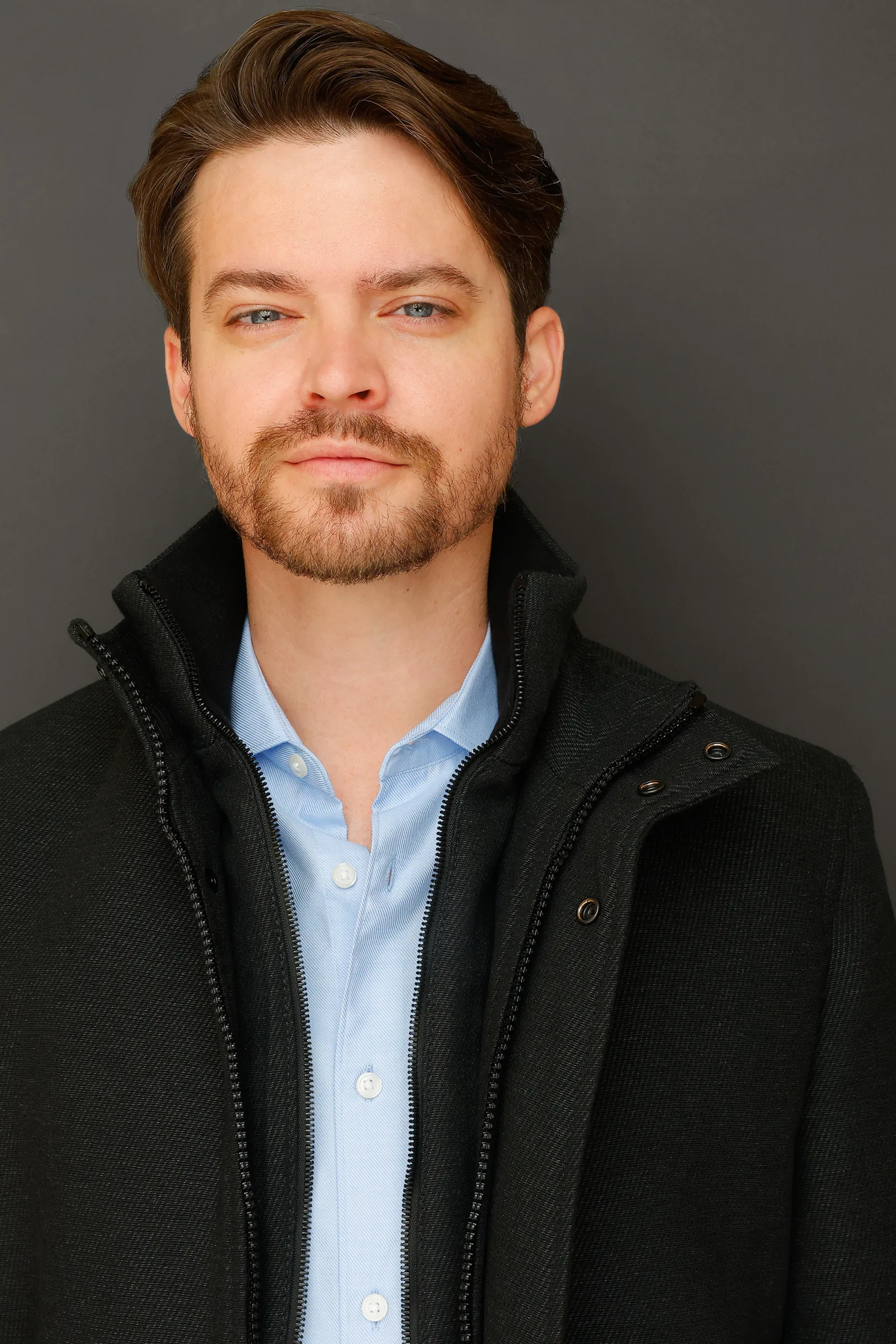 Headshot of actor Andrew Russell